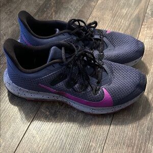 Nike Women's Athletic Shoes - Dark Gray and Pink